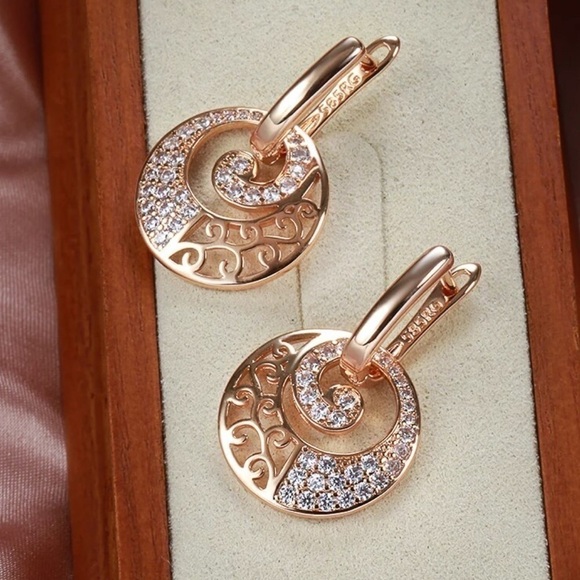 ⭐️ SPECTACULAR Unique Micro Pave Round Drop Earrings - Picture 3 of 11